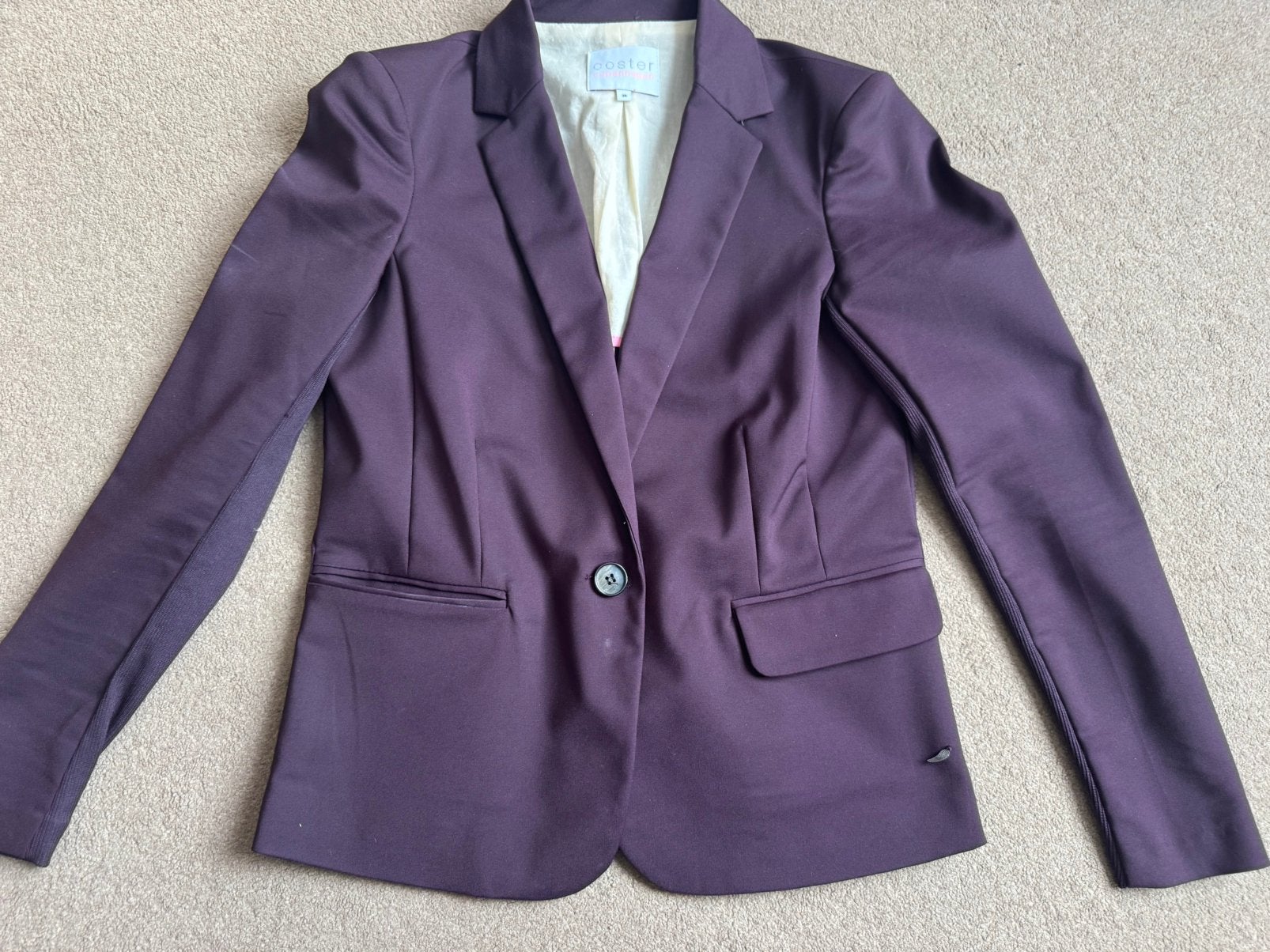 Mooie blazer in burgundy kleur, Kostuum of Pak, Paars, Ophalen of Verzenden, Zo goed als nieuw