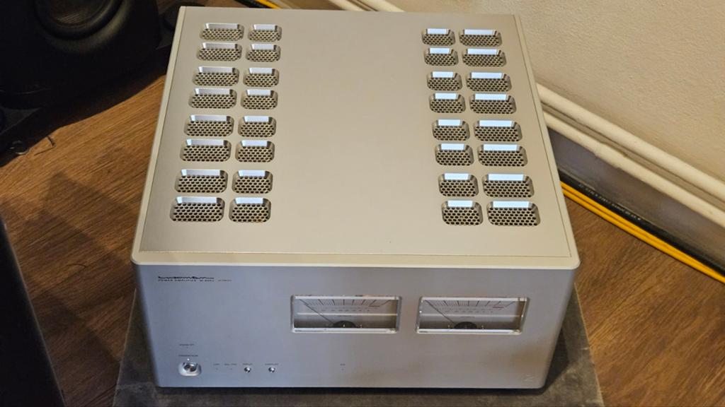 Luxman M900u referentie stereo eindversterker, Audio, Tv en Foto, Versterkers en Receivers, Ophalen, Zo goed als nieuw, 120 watt of meer
