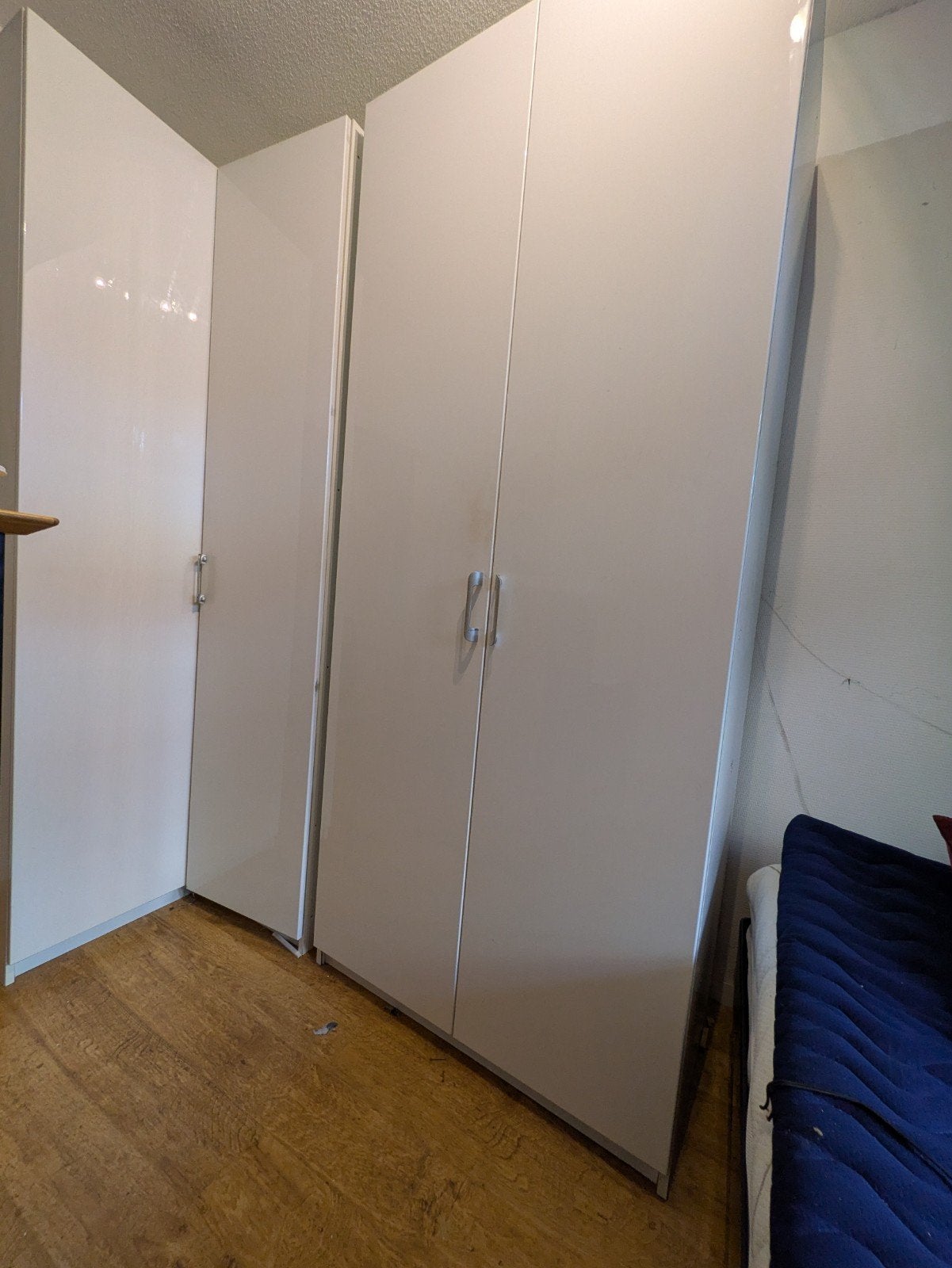 Witte hoogglans kledingkast met hang- en leggedeelte, Huis en Inrichting, Ophalen, Zo goed als nieuw