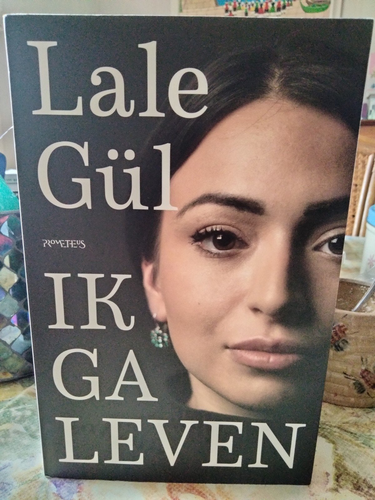 Lale Gül - Ik ga leven, Boeken, Ophalen of Verzenden, Zo goed als nieuw, Lale Gül