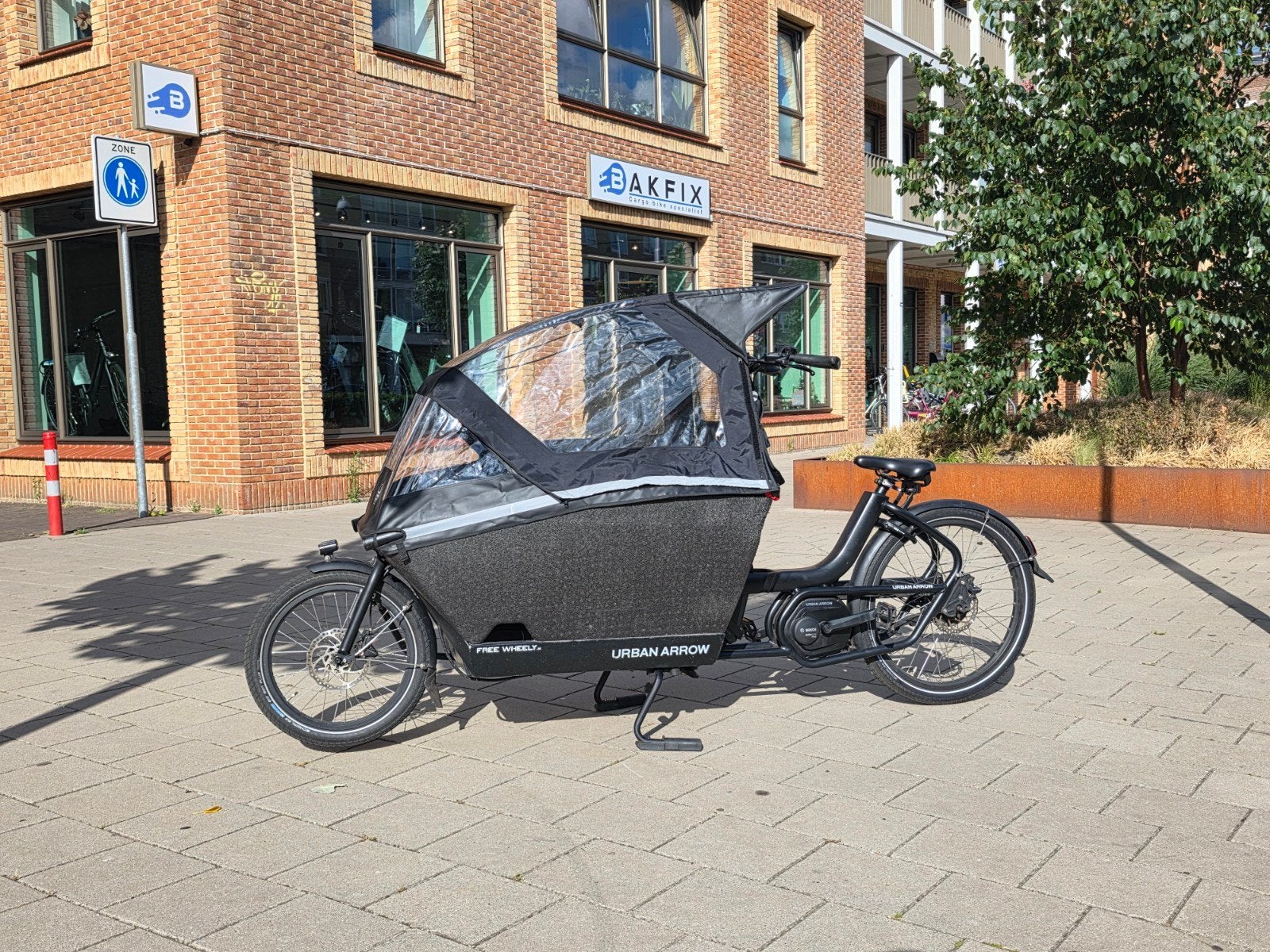 Urban Arrow Family Active Line 400Wh Bakfiets, Fietsen en Brommers, Fietsen | Bakfietsen, Gebruikt, 3 kinderen, Huif, Info@urbanarrow.com