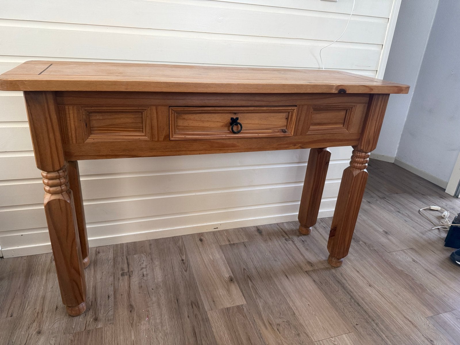 Massief houten sidetable met lade, Ophalen, Gebruikt, 50 tot 100 cm, 100 tot 150 cm
