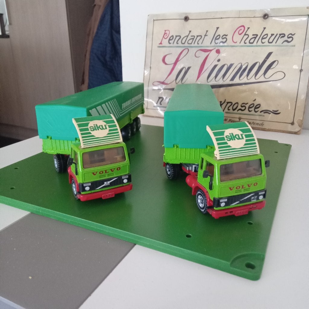 2 SIKU VOLVO 7-TURBO 6, Verzenden, Zo goed als nieuw, Bus of Vrachtwagen, SIKU