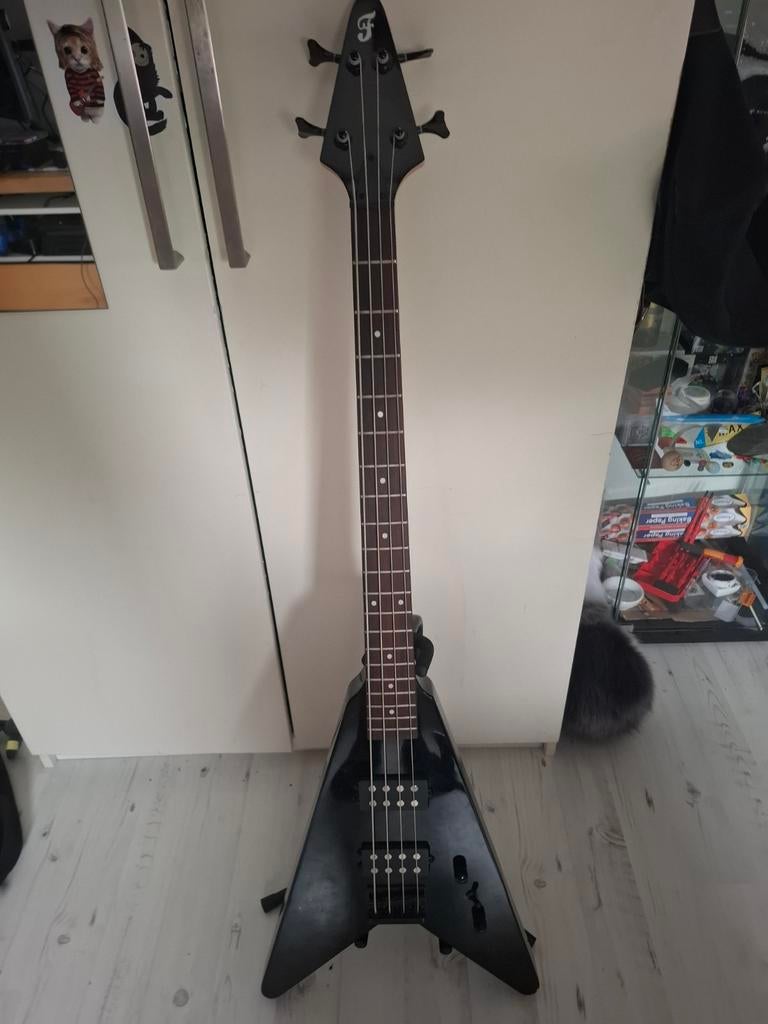 Fazley FFVB618 Elektrische basgitaar, Ophalen, Gebruikt