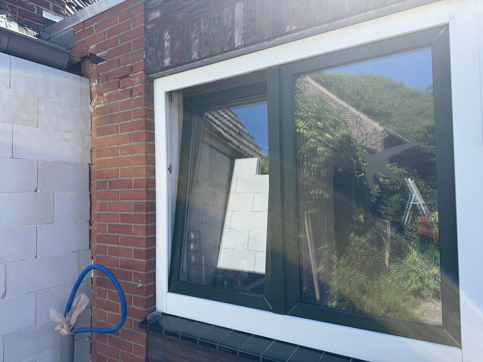 Groen kozijn met glas, gehele raam kan open, Doe-het-zelf en Verbouw, Glas en Ramen, Ophalen, Gevelraam of Ruit, Gebruikt, 120 tot 160 cm