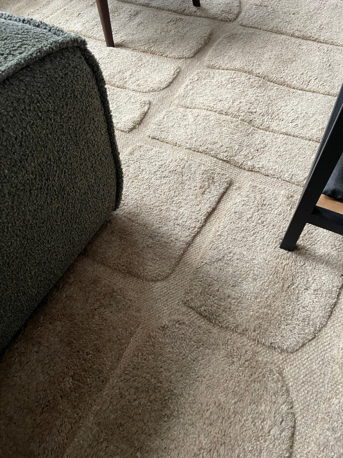Vloerkleed beige handgeweven 190x280cm (bijna nieuw), Ophalen, Zo goed als nieuw, Beige, Tapijt