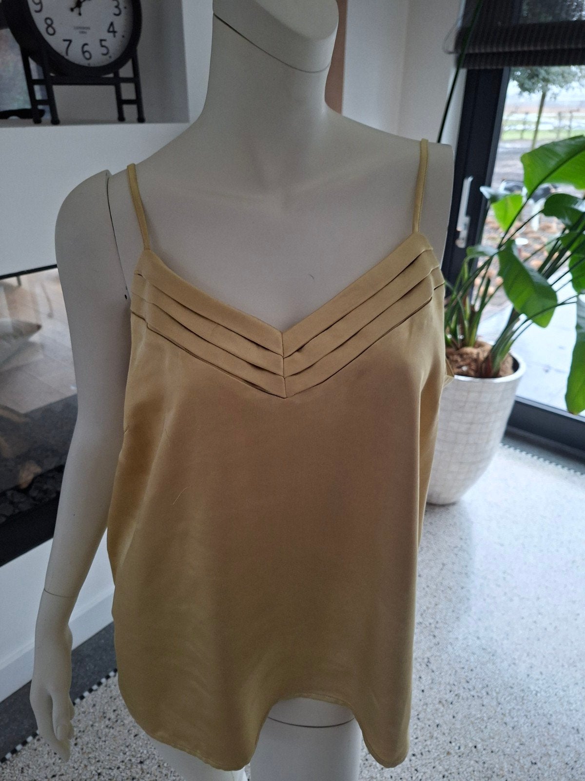 AAIKO goud gouden top zomertop spaggettbandjes 42 44 xl, Aaiko, Geel, Maat 42/44 (L), Ophalen of Verzenden