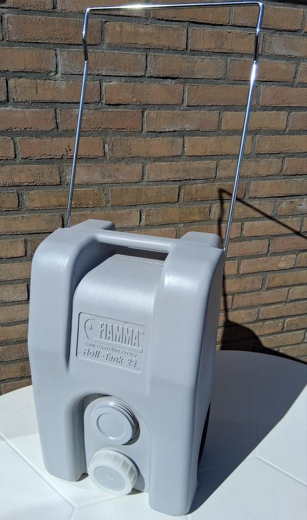 Vuilwatertank Fiamma 23 liter, Ophalen