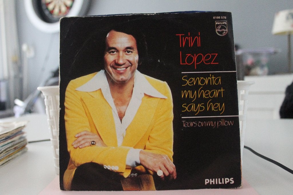 7" Single Trini Lopez - Senorita My Heart Says Hey / Tears, Gebruikt, 7 inch, Ophalen of Verzenden, Pop