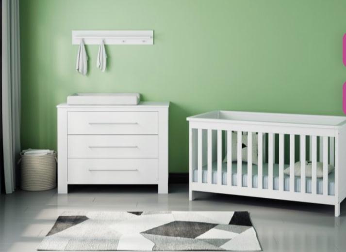 Ledikant + commode, Kinderen en Baby's, Kinderkamer | Complete kinderkamers, Ophalen, Zo goed als nieuw, Jongetje of Meisje