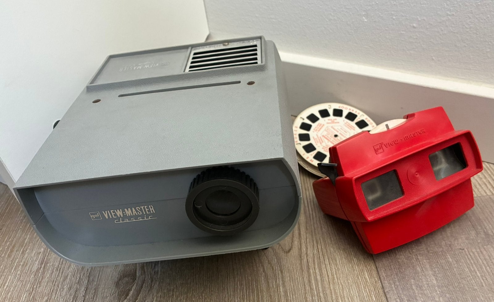 Gaf View-Master Projector en Rode View-Master, Audio, Tv en Foto, Ophalen of Verzenden, Gebruikt