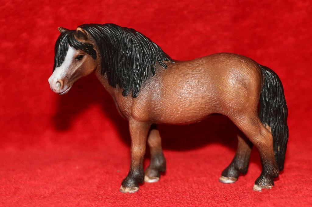 Schleich 13651 dartmoor hengst, dierfiguur, Ophalen of Verzenden, Gebruikt, Paard, Beeldje of Figuurtje