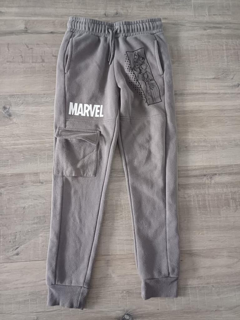 Grijze Marvel joggingbroek/sweatpants, maat 140, Broek, Jongen of Meisje, Ophalen of Verzenden, Marvel