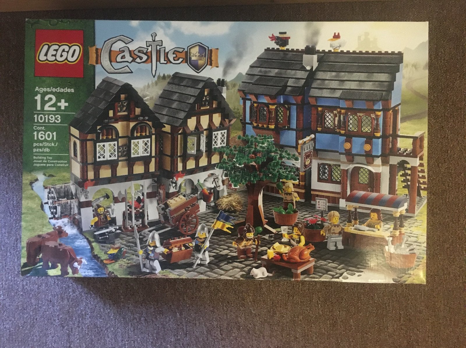 Lego 10193 Medieval Village - Nieuw in gesealde doos MISB, Lego, Nieuw, Ophalen of Verzenden, Complete set