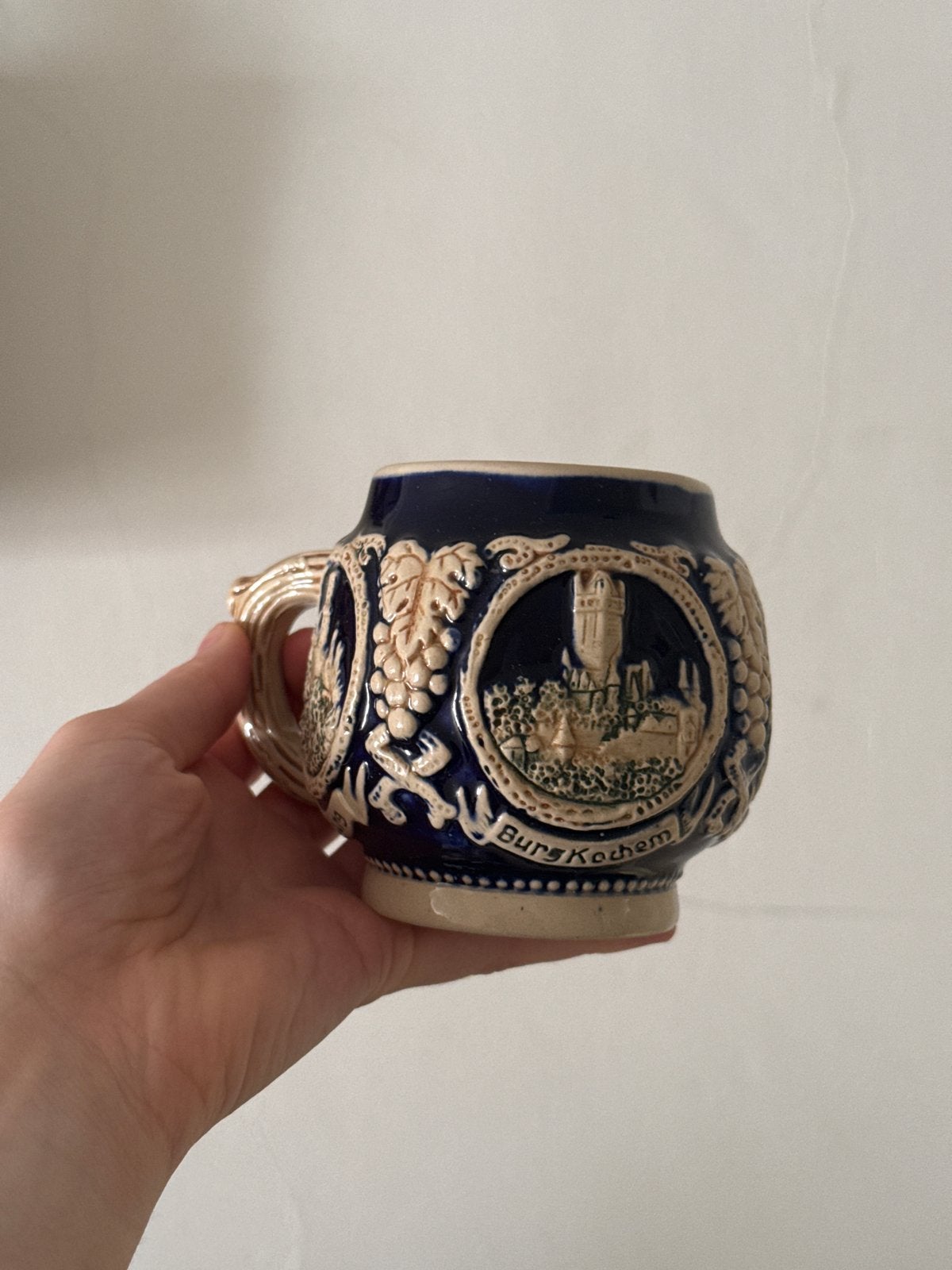 Vintage Duitse Bierpul met Kastelen Reliëf, Ophalen