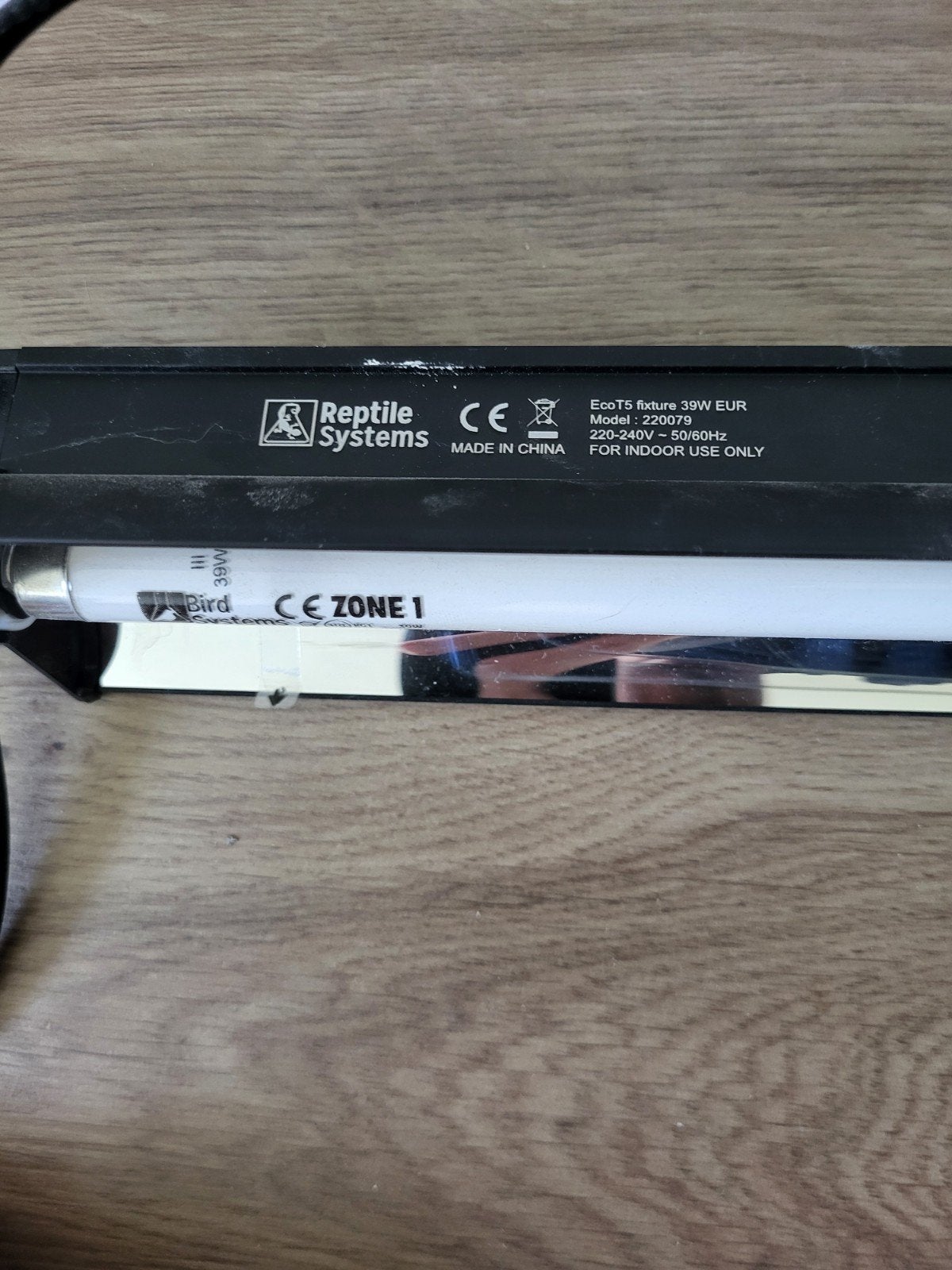 UV-B Lamp inclusief Armatuur en Ophangbeugels (vogels/reptie, Dieren en Toebehoren