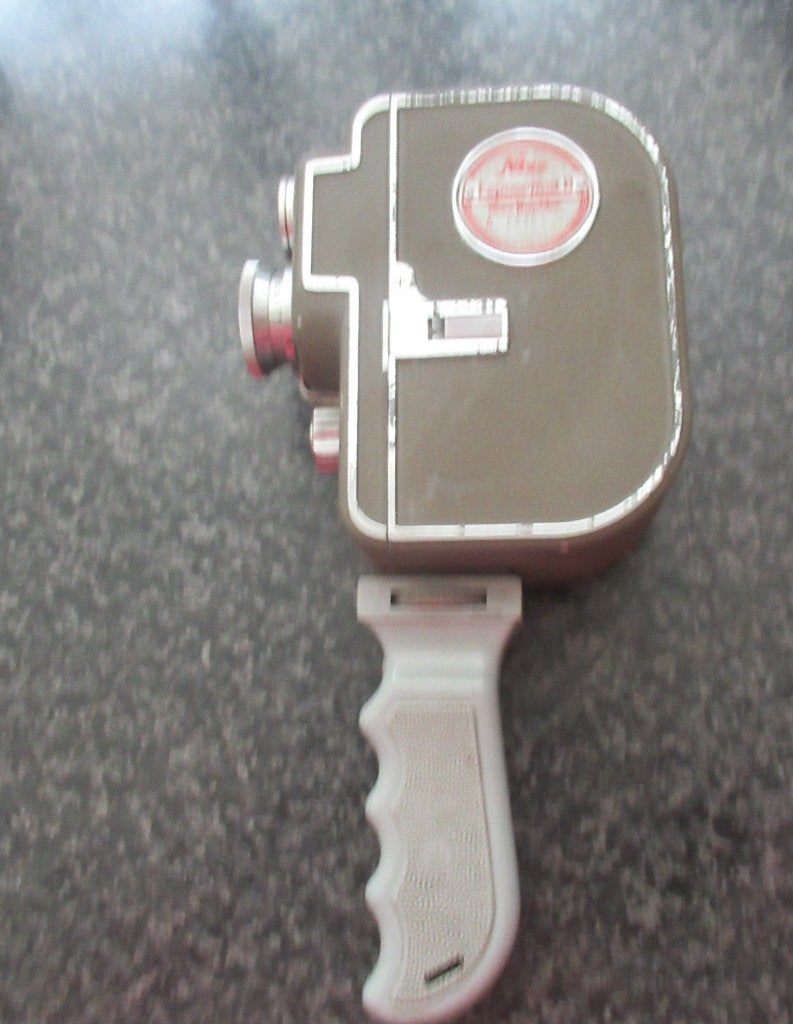 NIZO EXPOSOMAT  8 MODEL R  RAPIDER FILMCAMERA -BRAUN-ca1950, Ophalen of Verzenden, 8mm, Camera