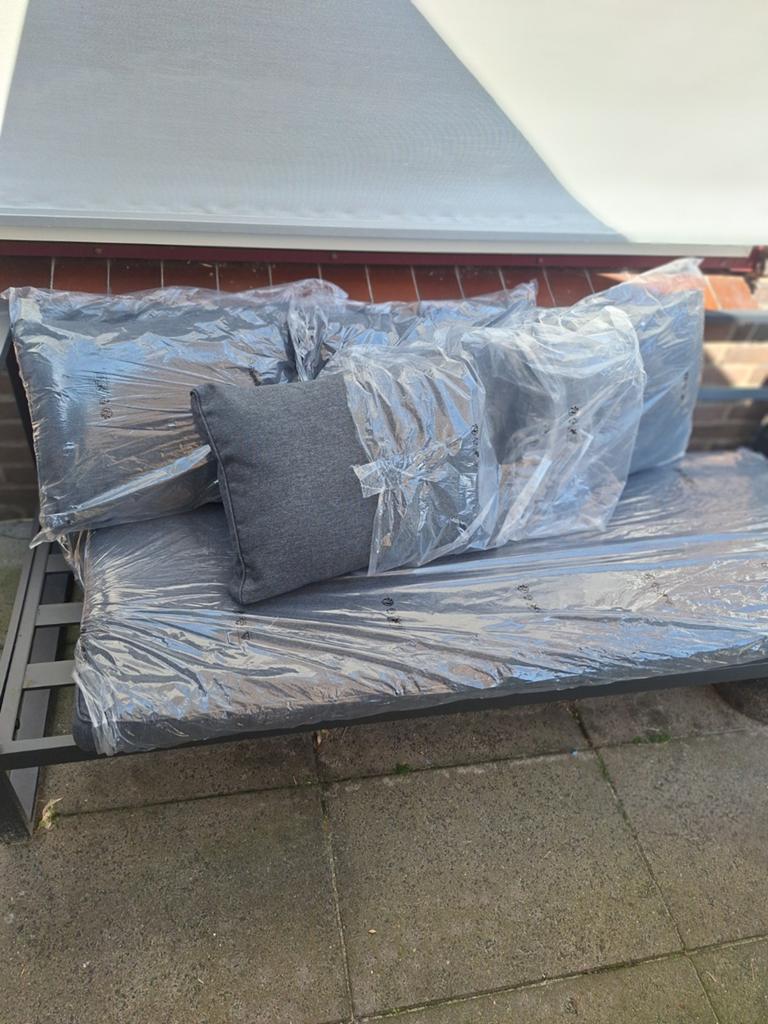 Splinter nieuwe donkergrijze zit bank kussen en 4 rugkussens, Tuin en Terras, Tuinmeubel-accessoires, Ophalen, Nieuw