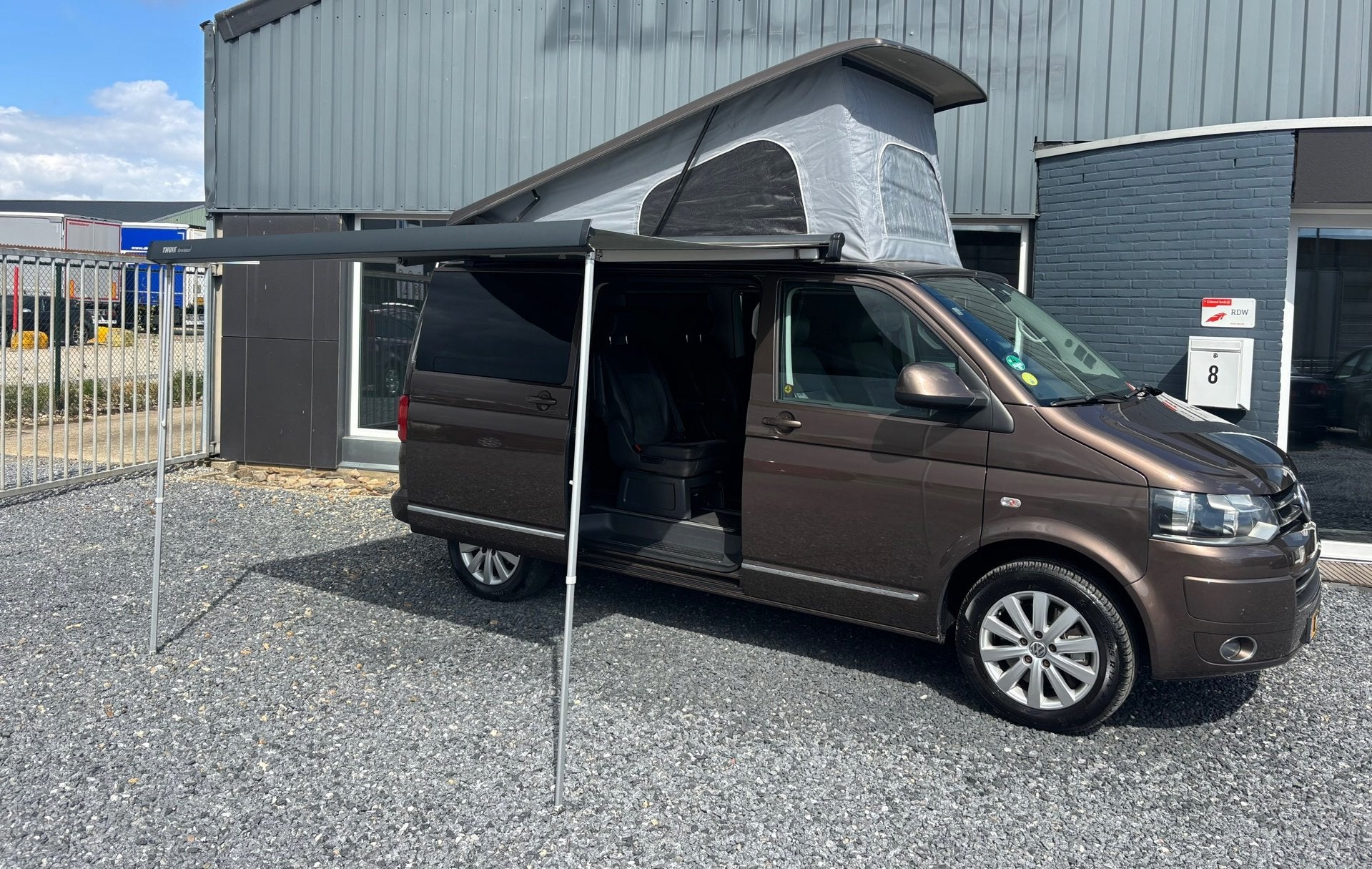 Volkswagen MULTIVAN Camper | Automaat | 7 pers. | Luifel | N, Caravans en Kamperen, Campers, Automaat, Volkswagen, Airbags, Bedrijf