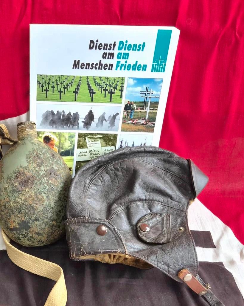 DUITS WO2 LOT O.A. DUITSE VELDFLES, BOEK EN FLIGHTCAP, Verzamelen, Militaria | Tweede Wereldoorlog, Duitsland, Ophalen of Verzenden
