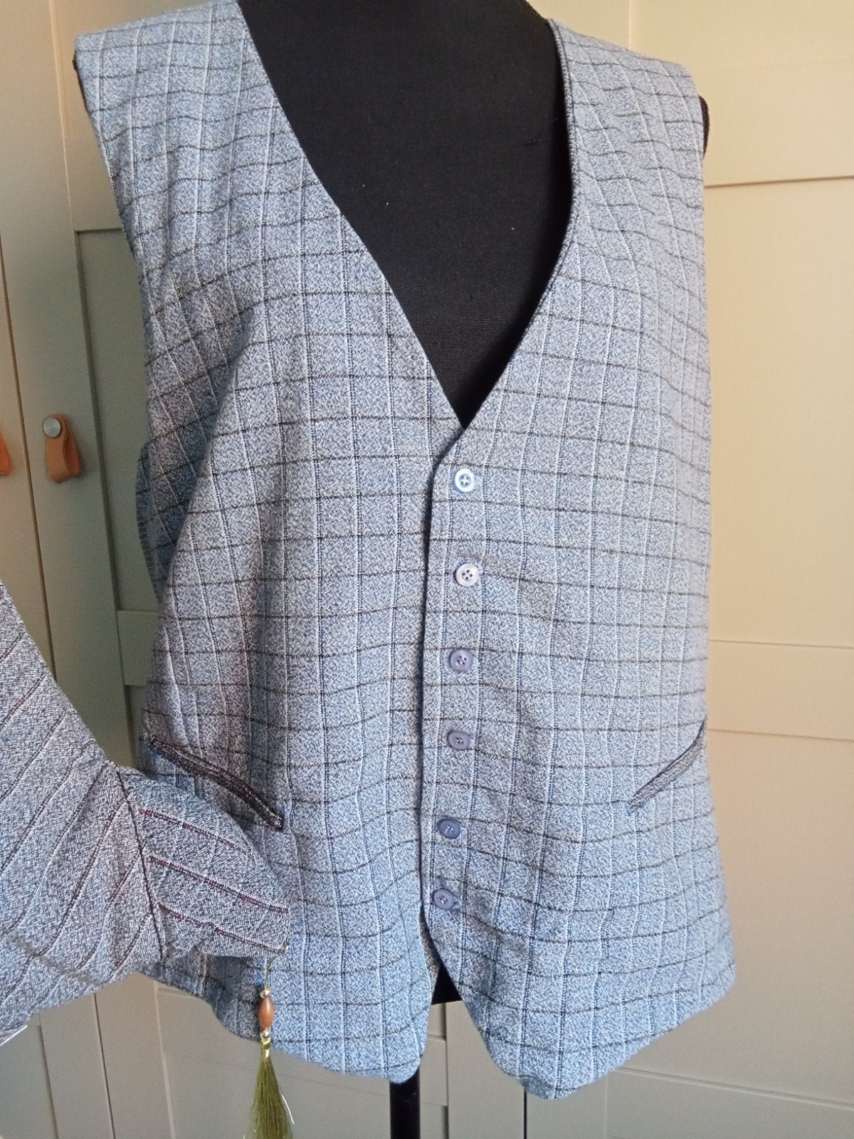 Heren gilet blauw geruit, L met boeren petsteek, Ophalen of Verzenden, Nieuw, Onbekend