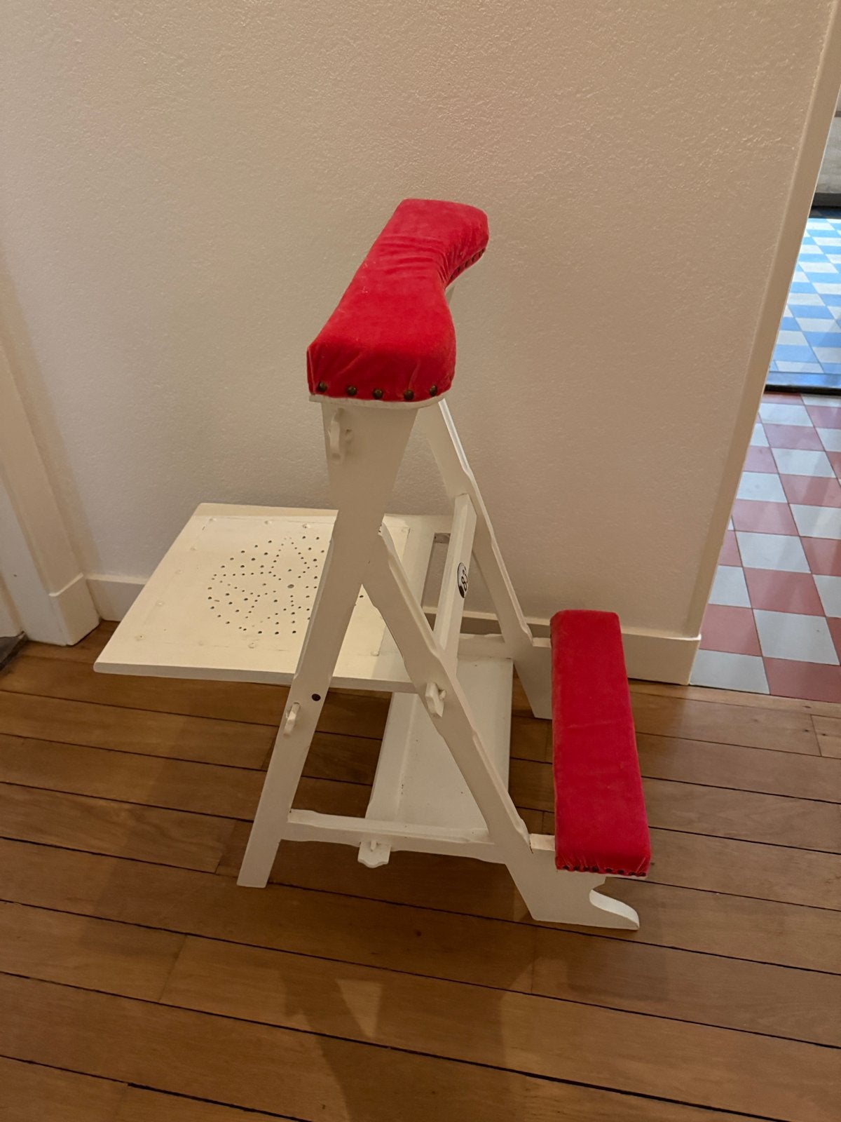 Antieke Bidstoel - Wit met Rood Fluweel, Antiek en Kunst, Ophalen