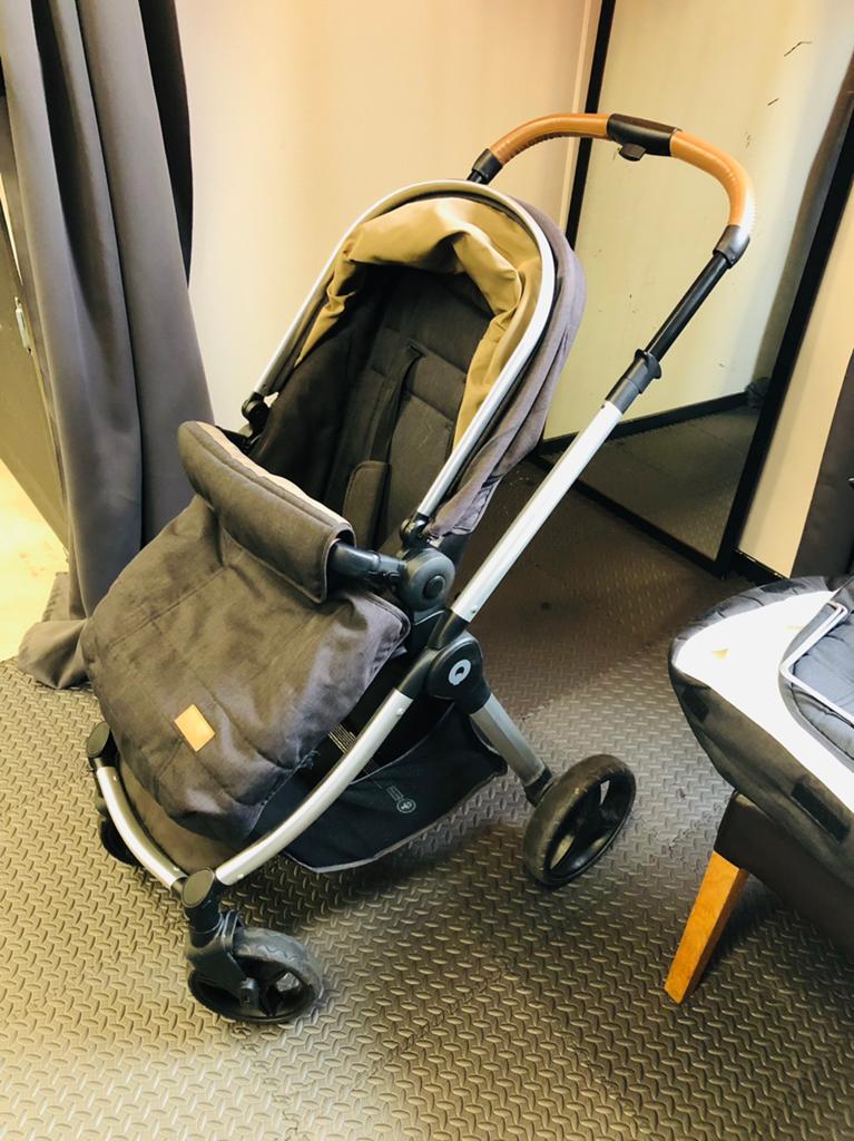 Qute kinderwagen met accessoires, Gebruikt, Met reiswieg, Ophalen, Kinderwagen
