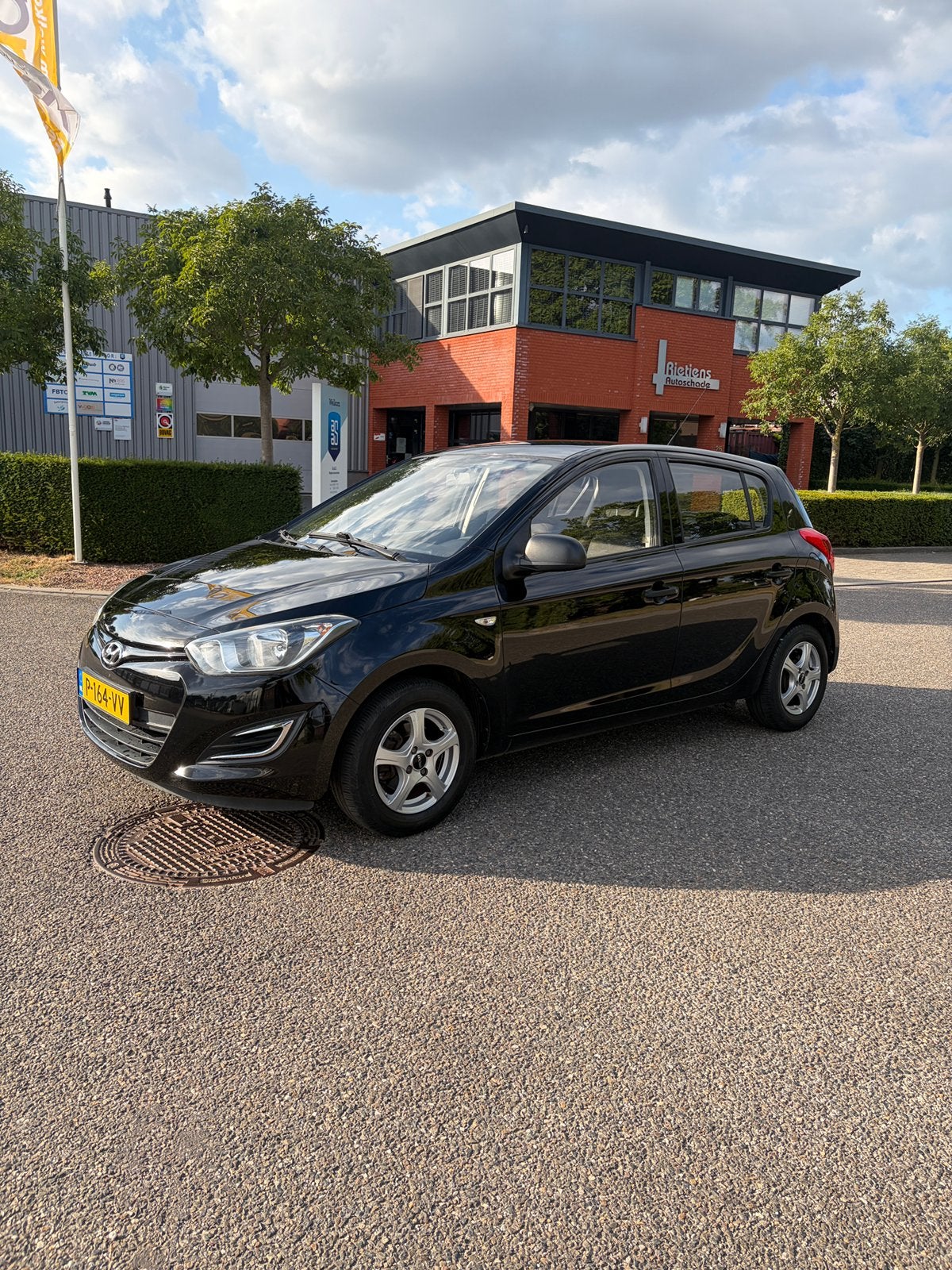 Hyundai i20 1.2 I 5-DRS 2014 Zwart, Auto's, 450 kg, 31 €/maand, 4 cilinders, Zwart