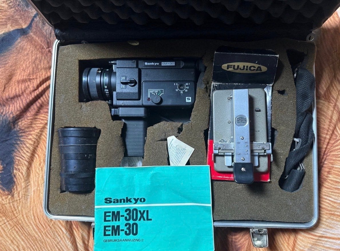 Sankyo EM-30XL Super 8 Camera met accessoires en koffer, Audio, Tv en Foto, Videocamera's Analoog, Ophalen of Verzenden, 8mm, Camera
