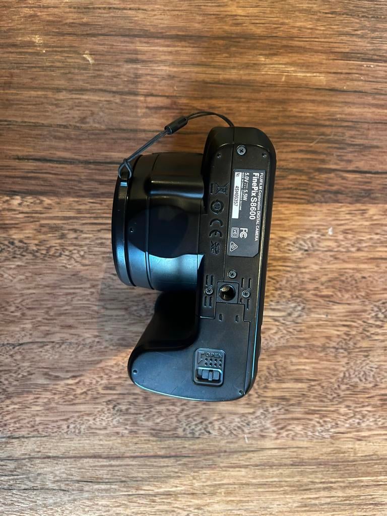 Fujifilm FinePix S8600 camera met geheugenkaart, Gebruikt, Compact, Ophalen of Verzenden, Fuji