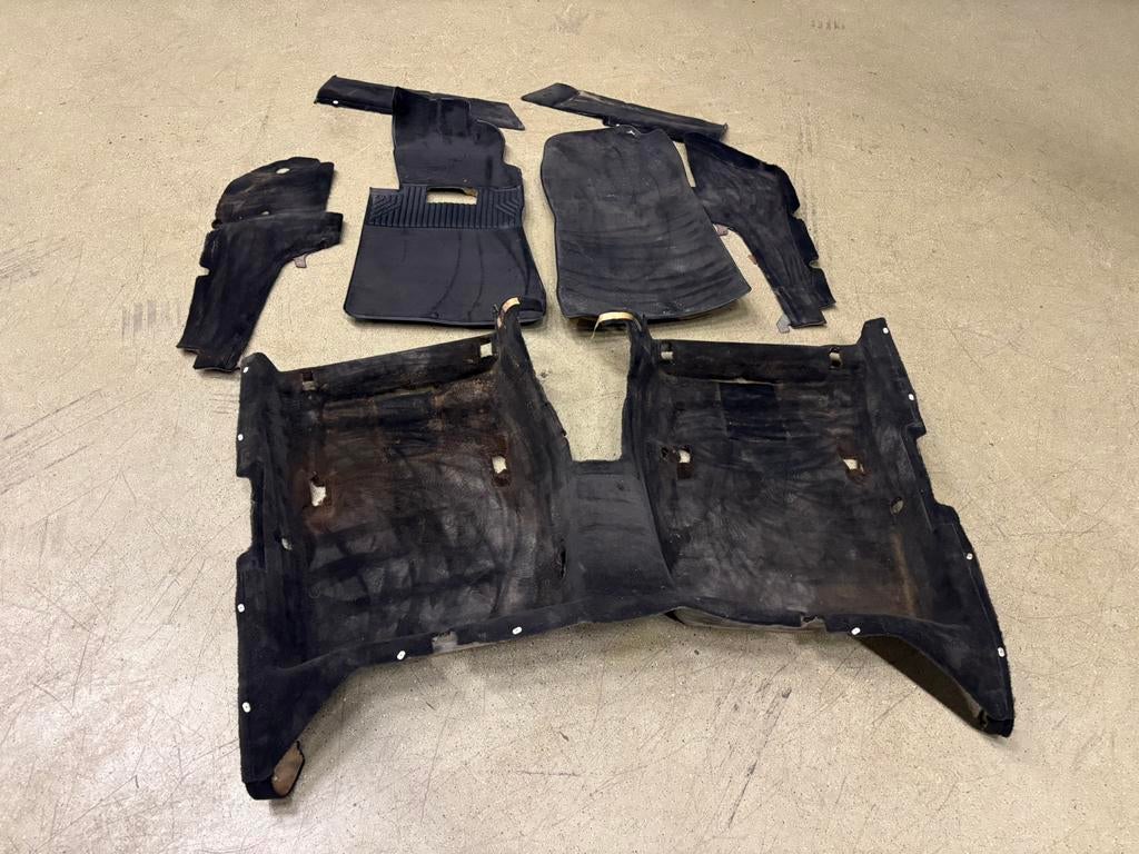 Ondervloer bekledingsset mattenset mercedes benz 190 w201, Auto-onderdelen, Interieur en Bekleding, Ophalen, Nieuw