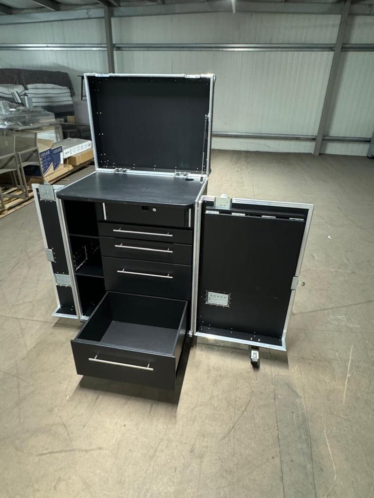 2x Flightcase Werkbureaus - Perfect voor onderweg!, Ophalen, Gebruikt