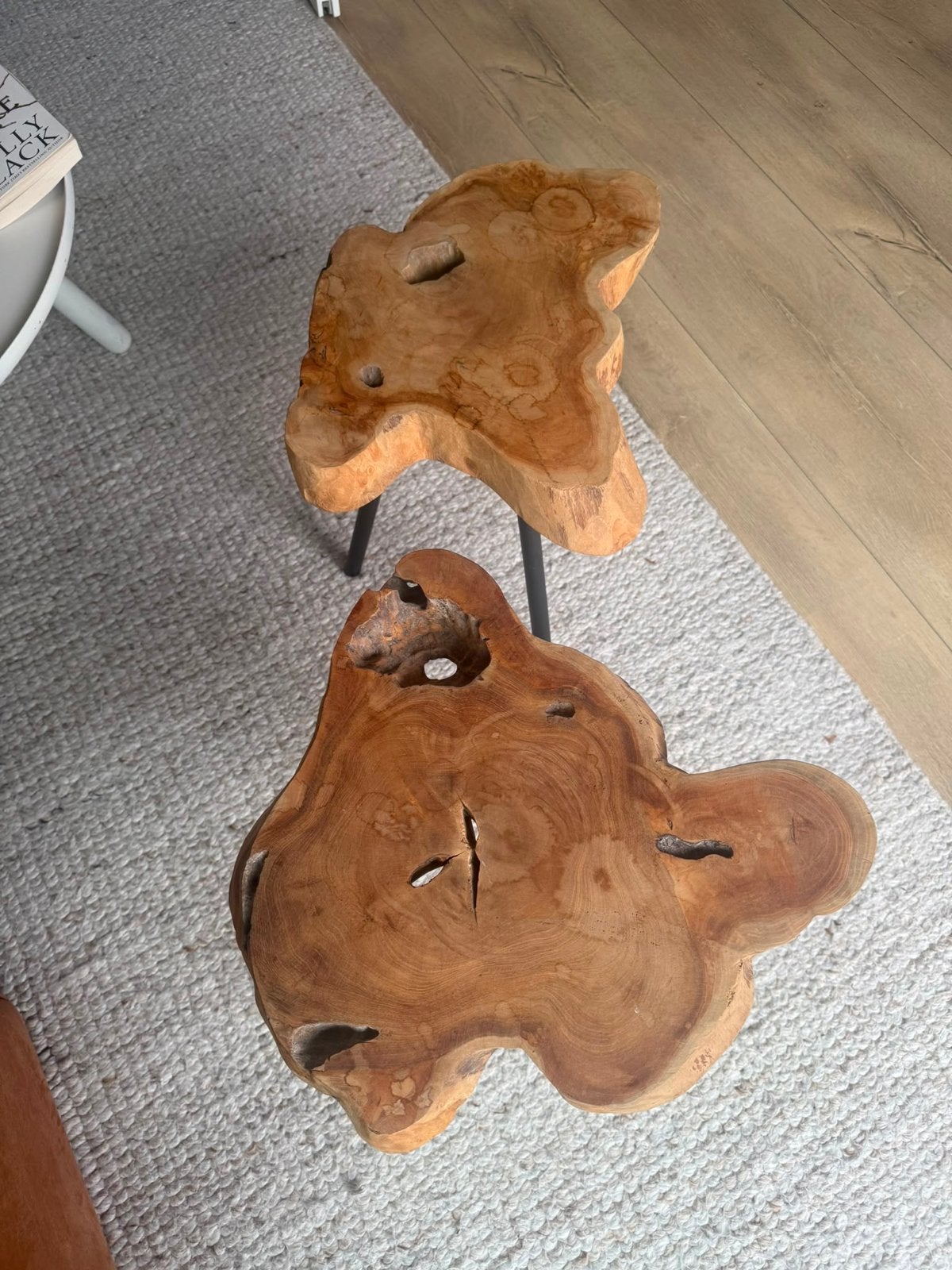Set van 2  Bijzettafels - Natuurlijke Vorm, 55 tot 75 cm, Zo goed als nieuw, Overige vormen, Hout