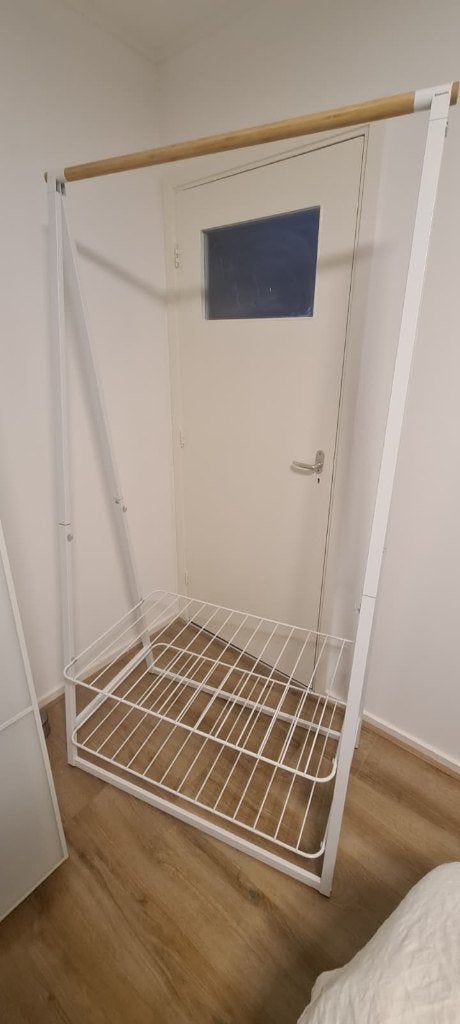 kledingrek, Ophalen, Zo goed als nieuw