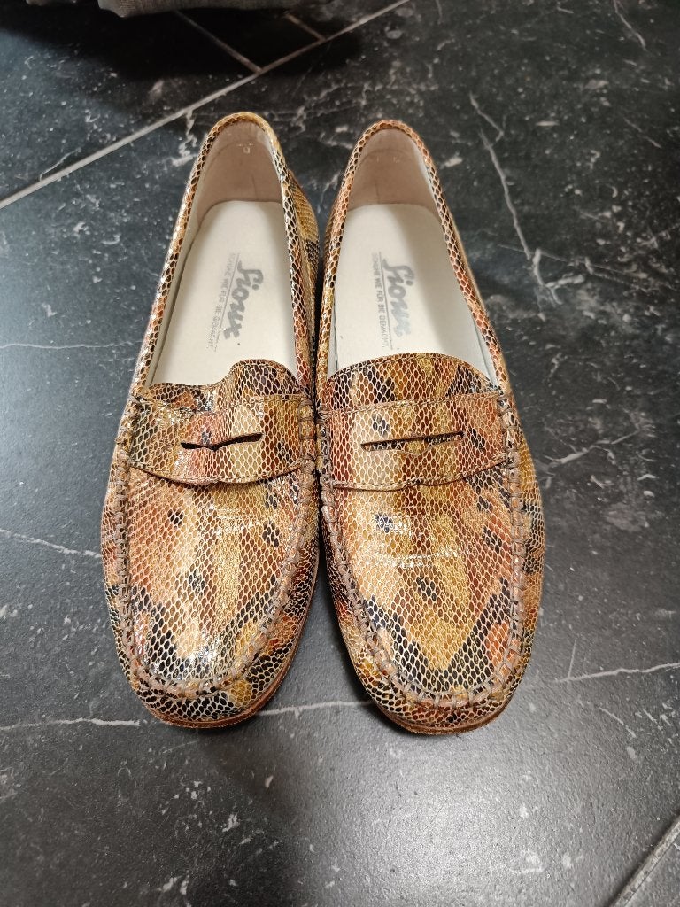 Sioux mocassin slangenprint maat 6, Kleding | Dames, Bruin, Sioux, Ophalen of Verzenden, Zo goed als nieuw