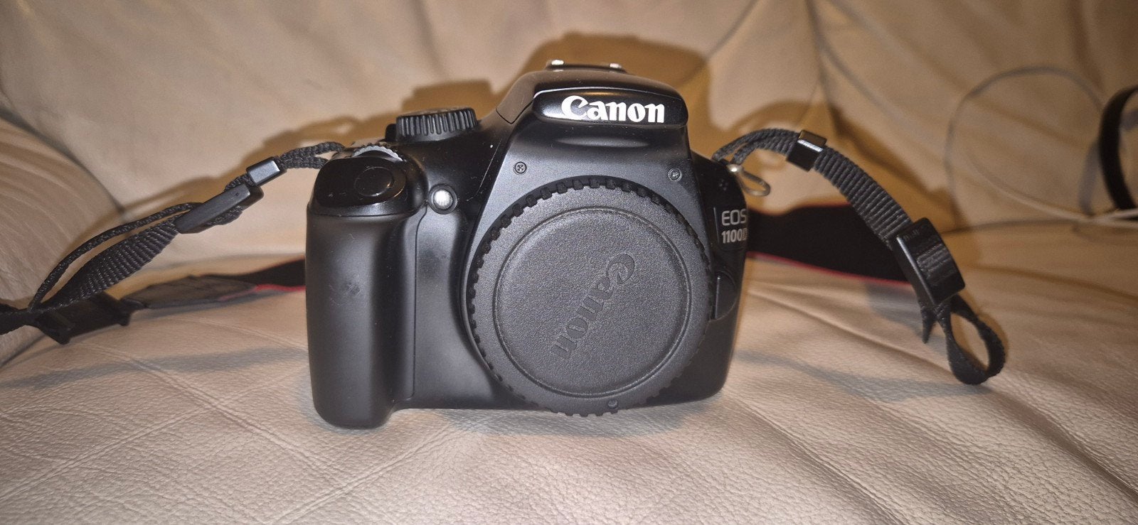 Canon EOS 1100D + 18-55mm lens + accessoires – zeer nette, Ophalen, Gebruikt, Spiegelreflex, Canon