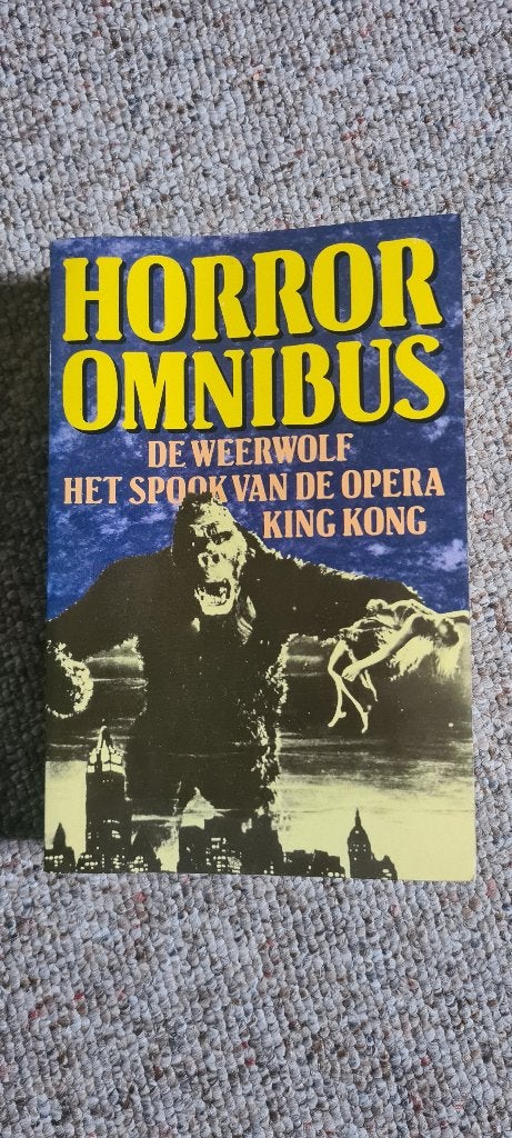 Horror omnibus; weerwolf, king kong, spook van de opera, Boeken, Ophalen of Verzenden, Gelezen