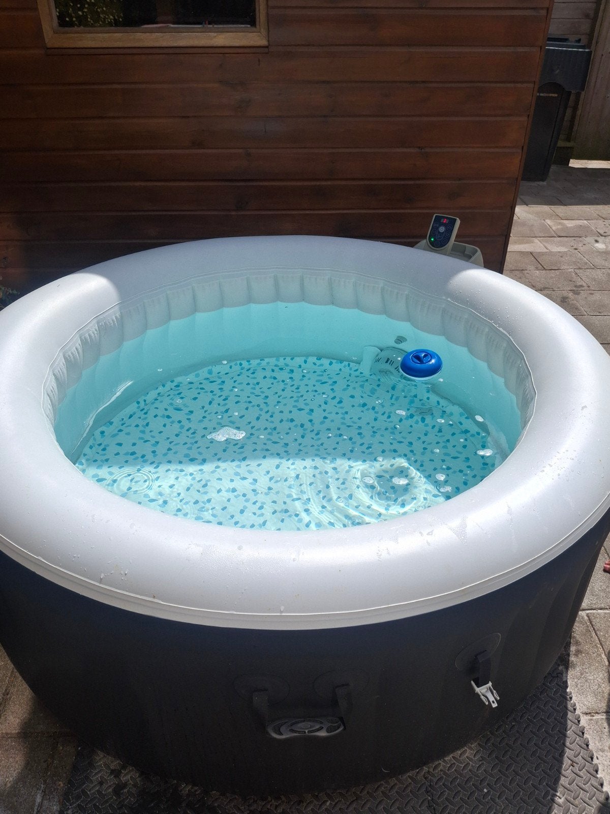 nette jacuzzi compleet 165 cm doorsnee, Ophalen, Zo goed als nieuw
