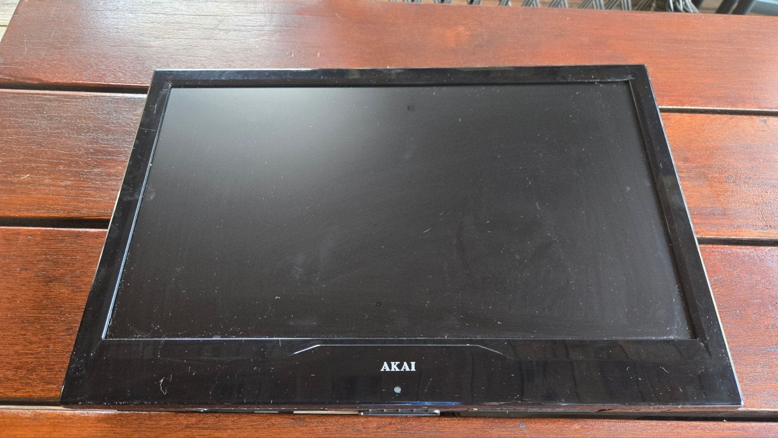 Akai camper/caravan tv met DVD en dbv-t, Ophalen of Verzenden, Hout, 75 tot 150 cm, Raamkozijn