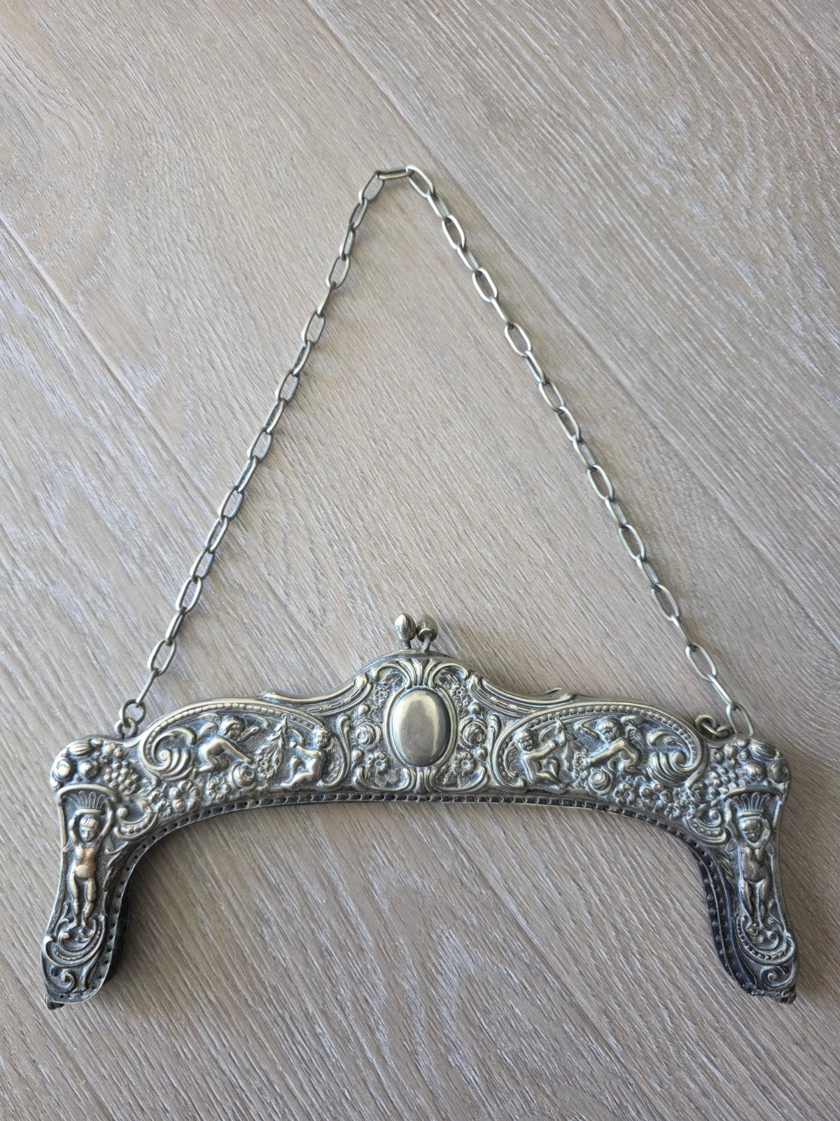 Antieke Zilverkleurige Tassenbeugel met Engeltjes (20cm), Ophalen of Verzenden, Overige kleuren