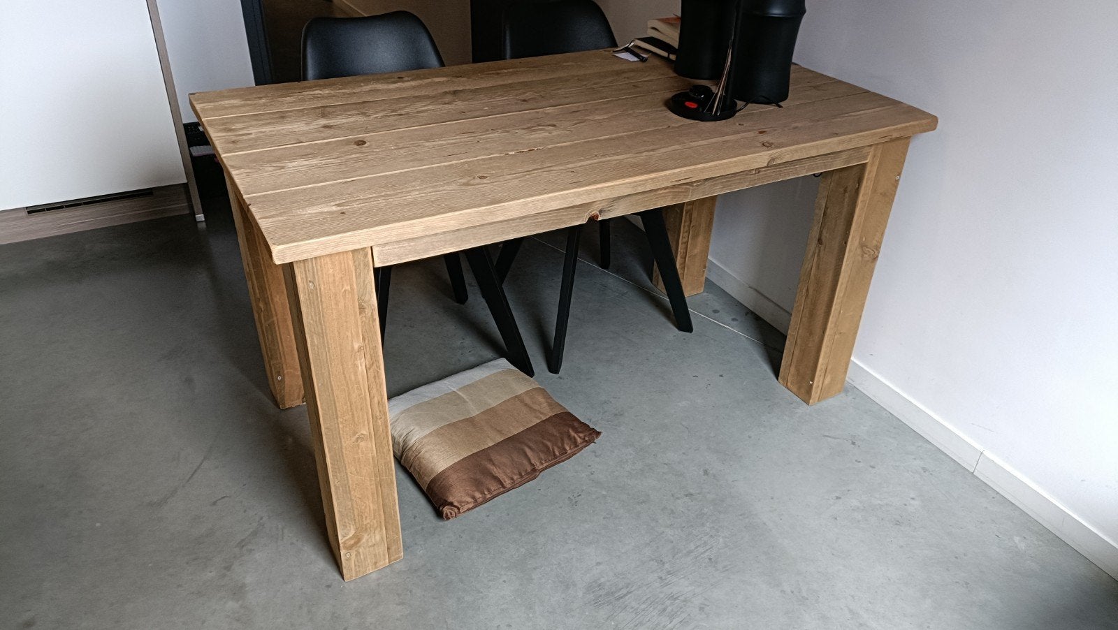 Robuuste houten eettafel van steigerhout - zeer goede staat, Huis en Inrichting, Tafels | Eettafels, Ophalen, 100 tot 150 cm, 50 tot 100 cm