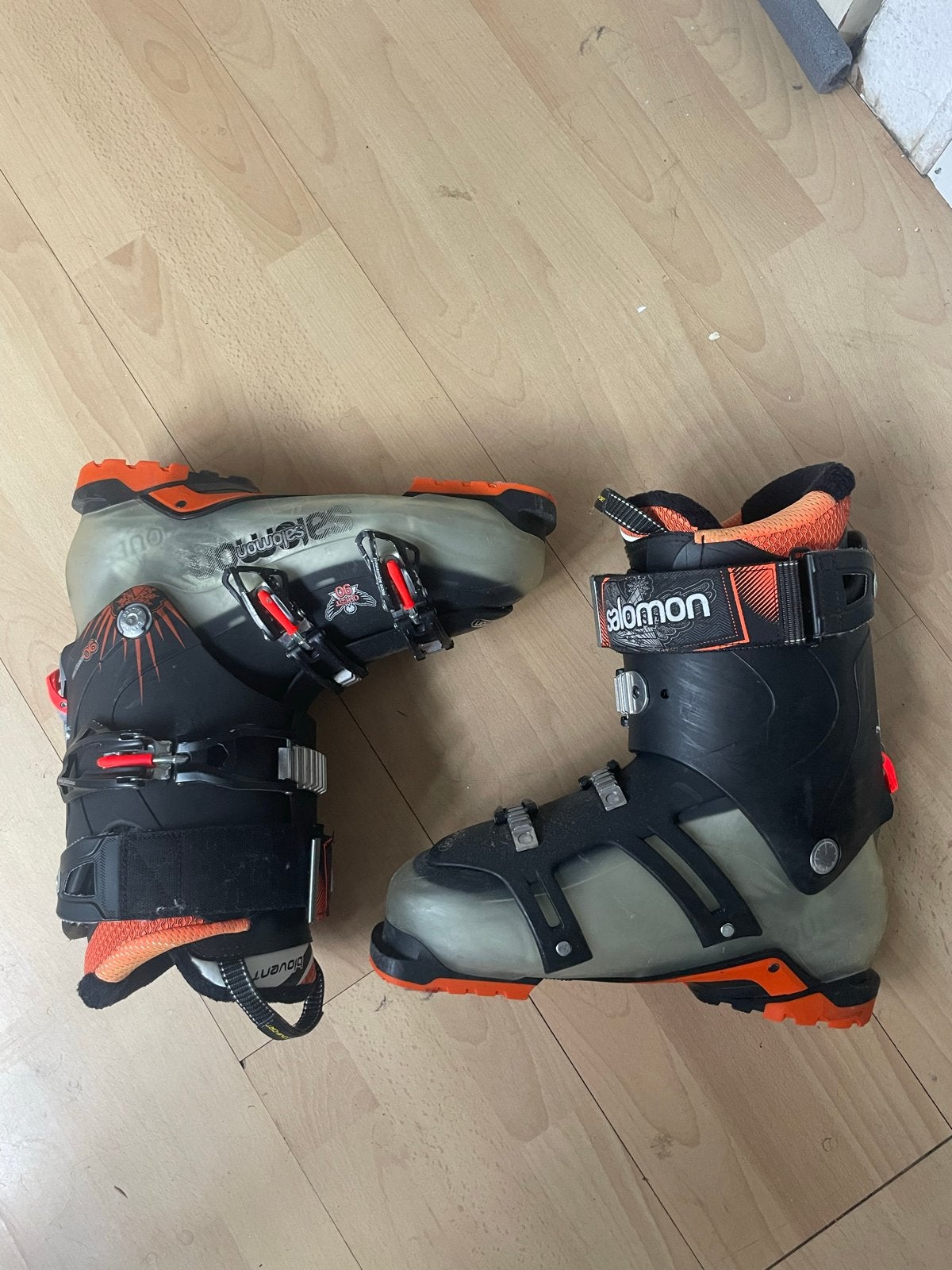 Salomon skischoenen maat 29,5 (EU 45) – goede staat, Ophalen, 160 tot 180 cm, Gebruikt, Schoenen