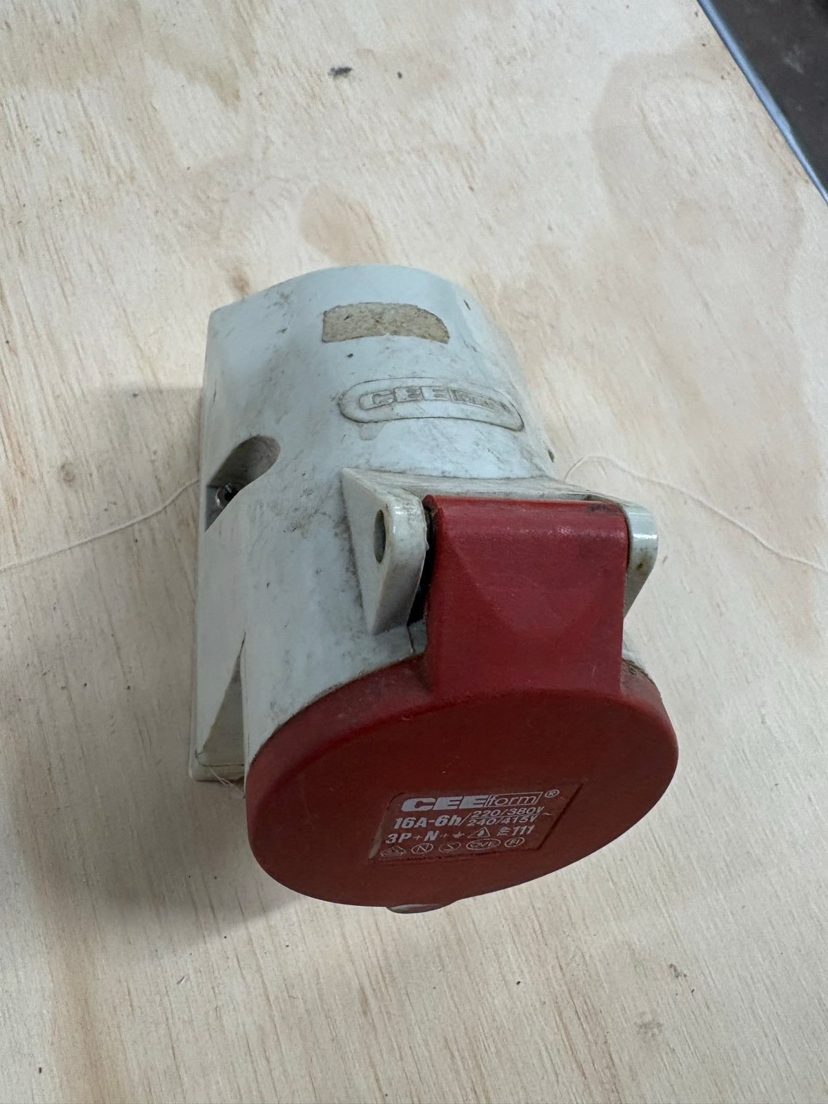 CEEform Stekkerdoos 16A-6h/220/380V, Doe-het-zelf en Verbouw, Ophalen of Verzenden, Gebruikt, Overige merken, Stekkerdoos