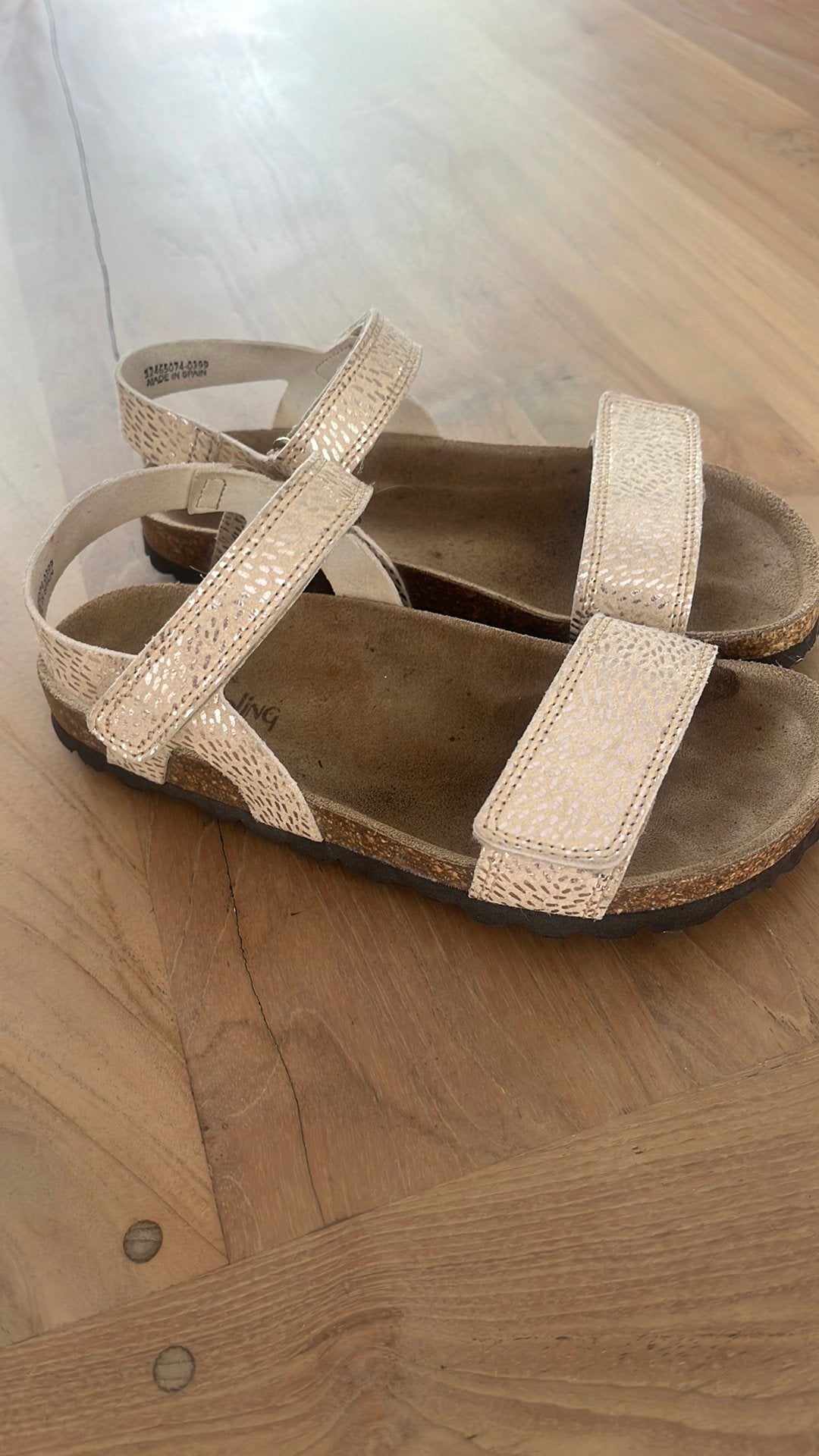 Kipling meisjes sandaal ( goud)maat 34, Ophalen of Verzenden, Zo goed als nieuw, Kipling