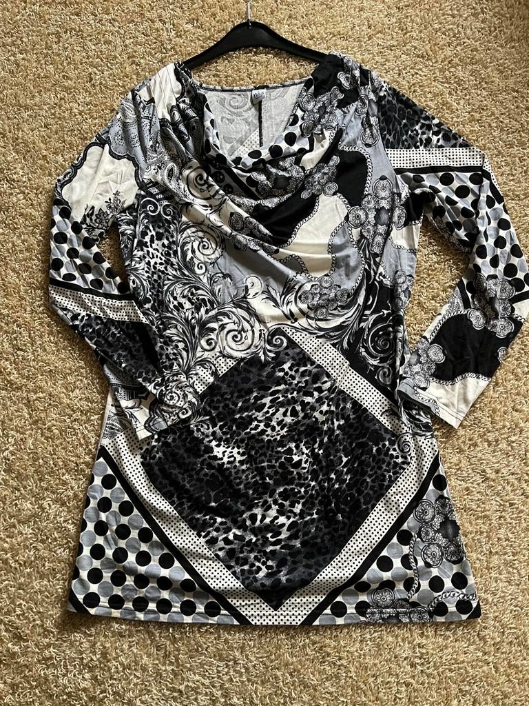 M&S top/tuniek met waterval hals zwart-grijs mt. L, Kleding | Dames, Tops, Ophalen of Verzenden, Zo goed als nieuw, Maat 42/44 (L)
