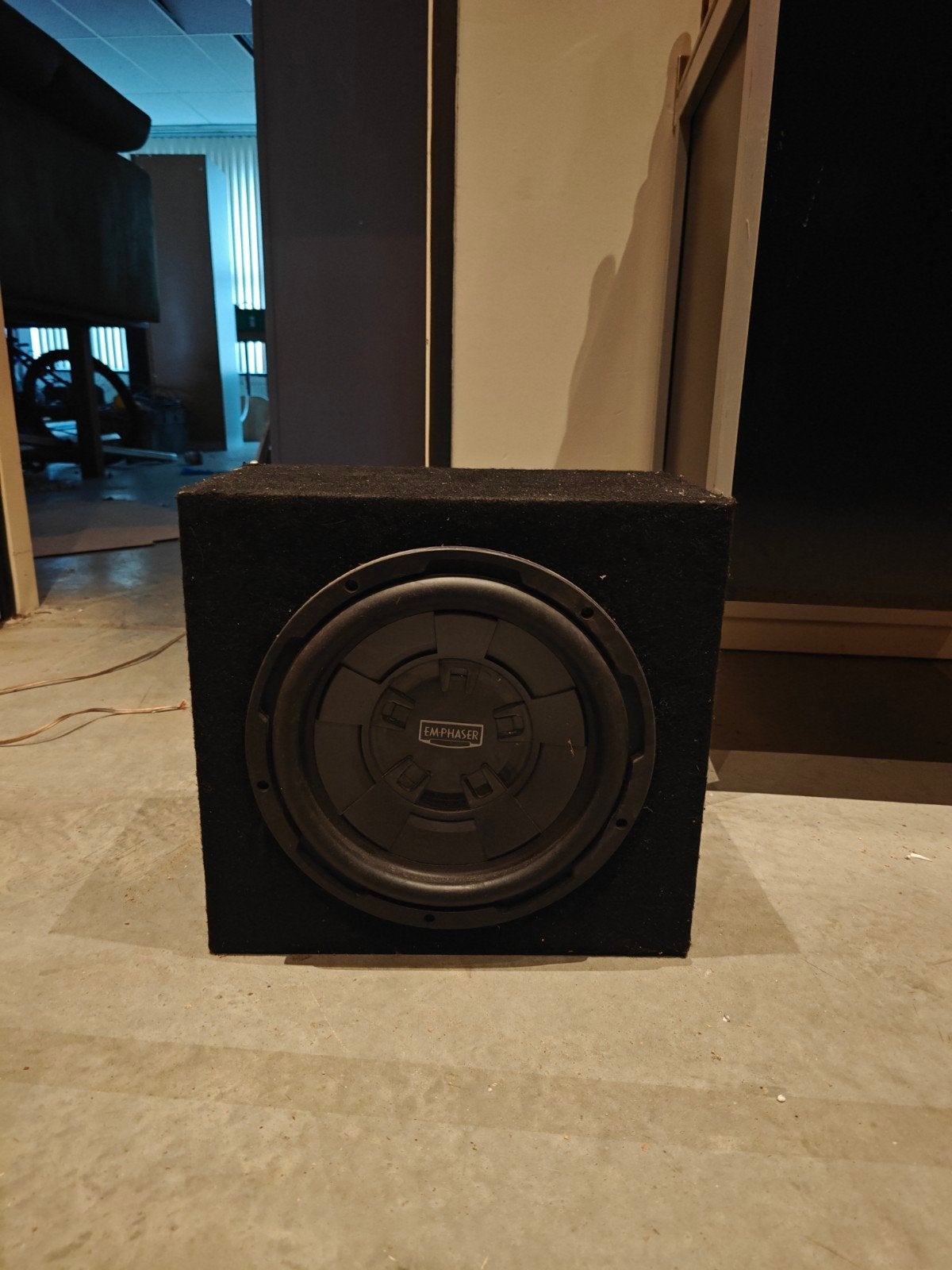 Emphaser Subwoofer in behuizing, Auto diversen, Ophalen of Verzenden, Gebruikt