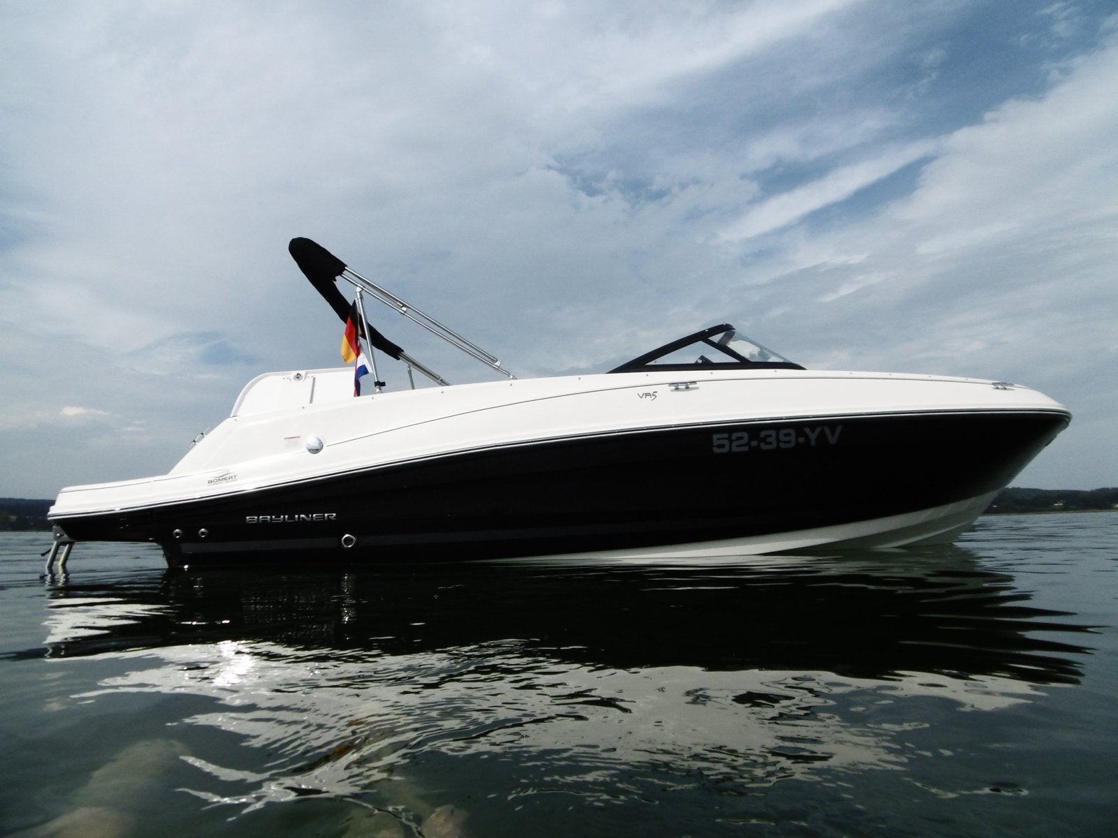 Bayliner VR5 Bowrider - Zo goed als nieuw, Binnenboordmotor, Ophalen of Verzenden, Zo goed als nieuw, Bayliner