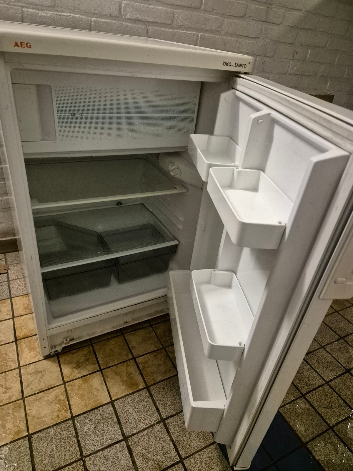 AEG ÖKO_SANTO Koelkast - Compact en Functioneel, Gebruikt, 100 tot 150 liter, 45 tot 60 cm, Met vriesvak