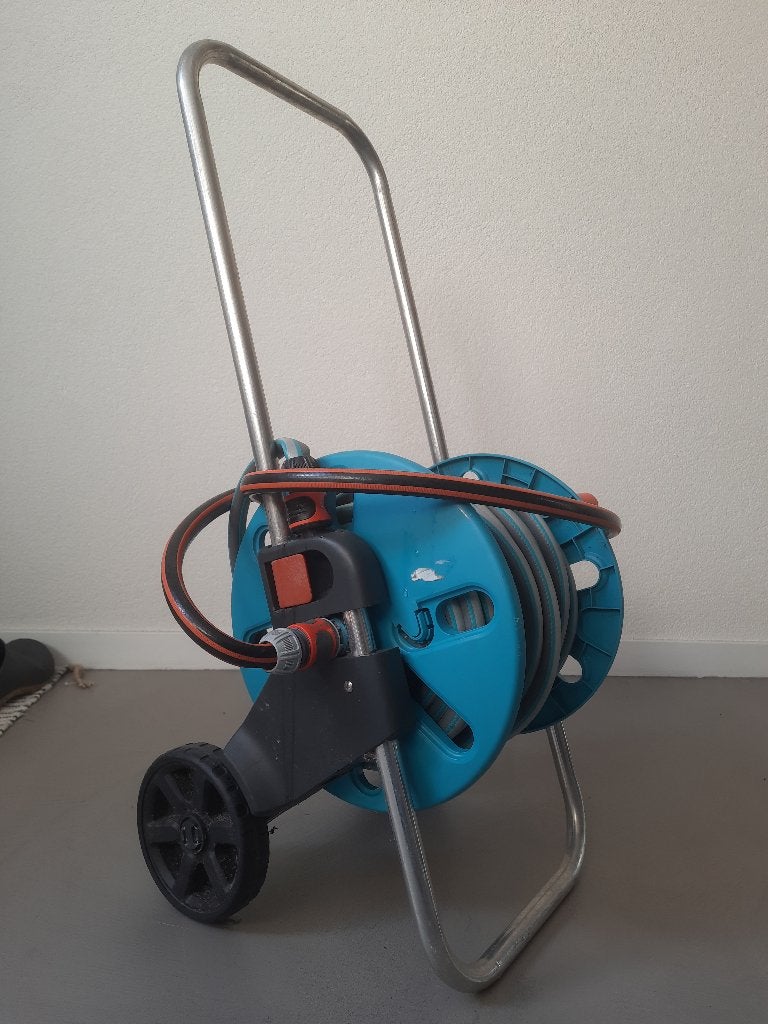 Gardena slangenwagen Aquaroll S set incl aansluitslang, Ophalen, Zo goed als nieuw, Tuinslanghaspel