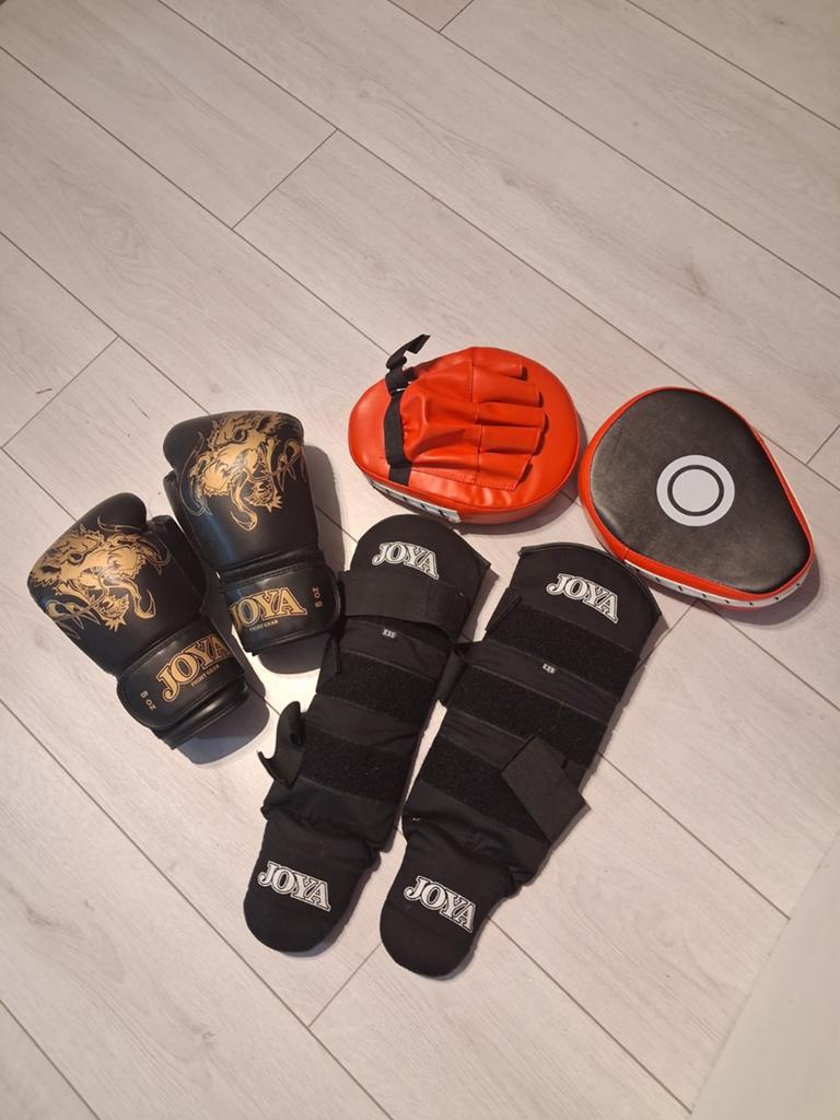 Joya vechtsport set: handschoenen, scheenbeschermers, pads, Maat XS of kleiner, Ophalen, Overige